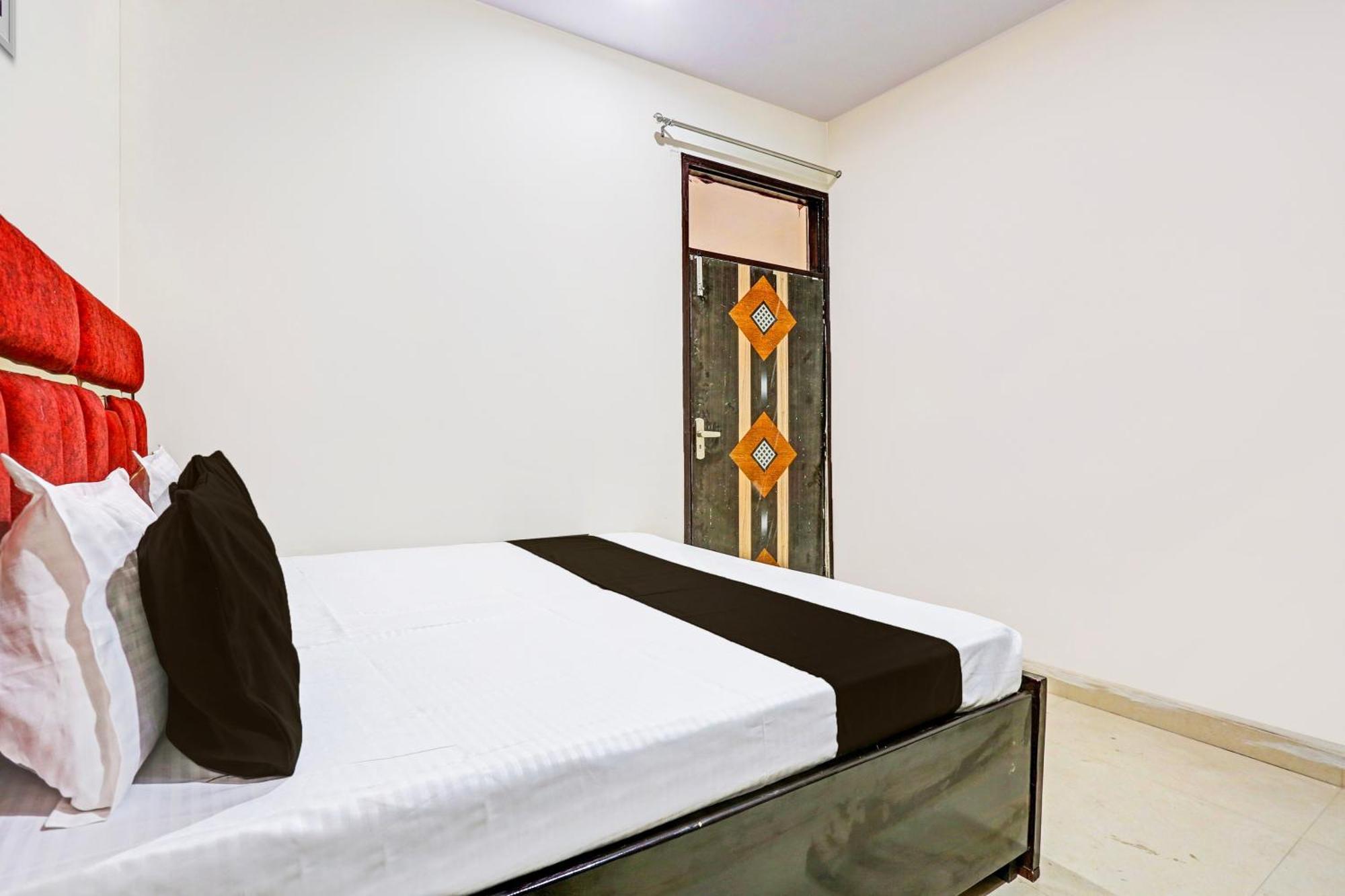 Hotel O Redbull Inn グルガウン エクステリア 写真